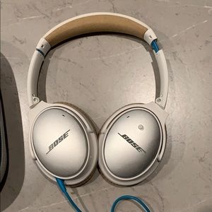 ❤️Bose QuietComfort 25 Over Ear Headphones